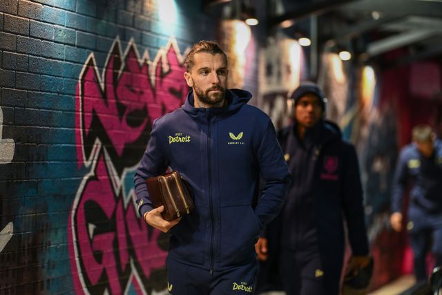 Jay Rodriguez of Burnley arrives ahead of the Sky Bet Championship match Burnley vs Derby County at Turf Moor, Burnley, United Kingdom, 10th December 2024

(Photo by Craig Thomas/News Images)