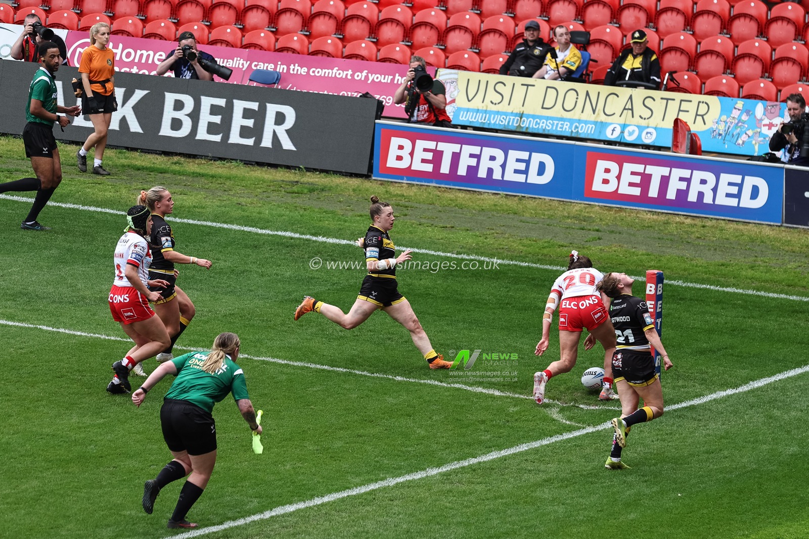 Phoebe Hook  of St Helens goes over for a try during the Betfred Women's Challenge Cup match St Helens Women vs York City Knights Women at Eco-Power Stadium, Doncaster, United Kingdom, 18th May 2024

(Photo by Mark Cosgrove/News Images)