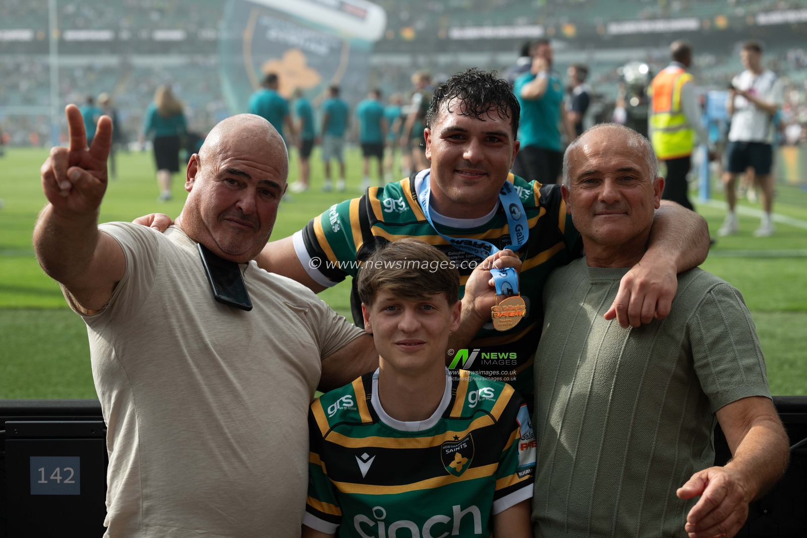 Danilo Fischetti of Northampton Saints and his family celebrating after the Gallagher PREM Final match Northampton Saints vs Exeter Chiefs at Allianz Stadium, Twickenham, United Kingdom on 20 June 2026.

(Photo by Alex Williamson/News Images)