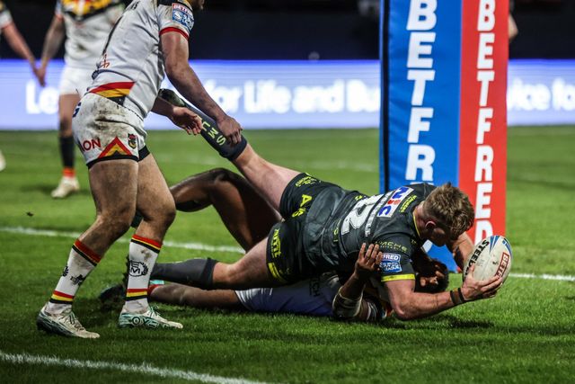 James McDonnell of Leeds Rhinos goes over for a try during the Betfred Super League round 7 match Bradford Bulls vs Leeds Rhinos at Odsal Stadium, Bradford, United Kingdom on 03 April 2026

(Photo by Alfie Cosgrove/News Images)