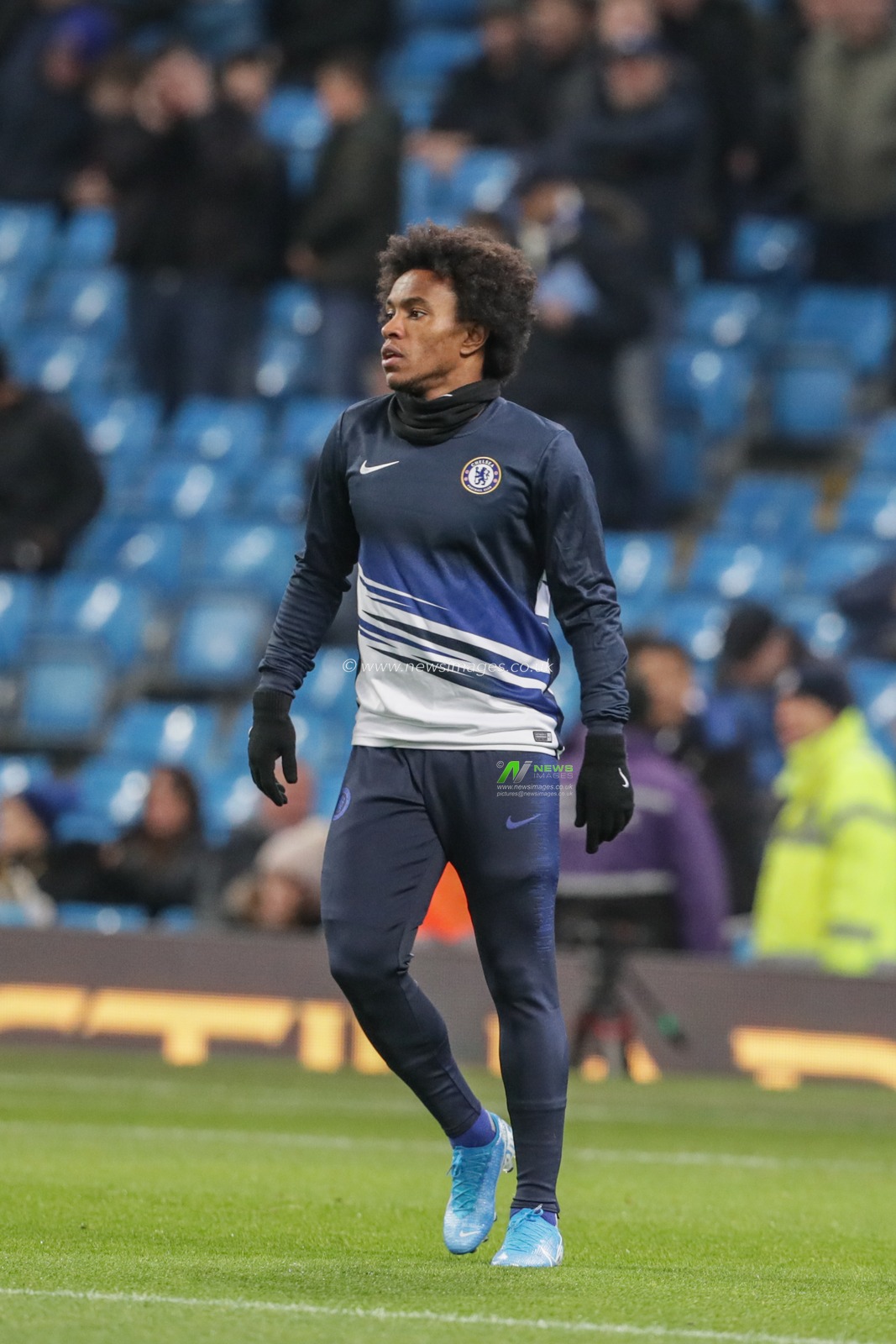 23rd November 2019, Etihad Stadium, Manchester, England; Premier League, Manchester City v Chelsea : Willian (10) of Chelsea during the pre-game warmup 

Credit: Mark Cosgrove/News Images
