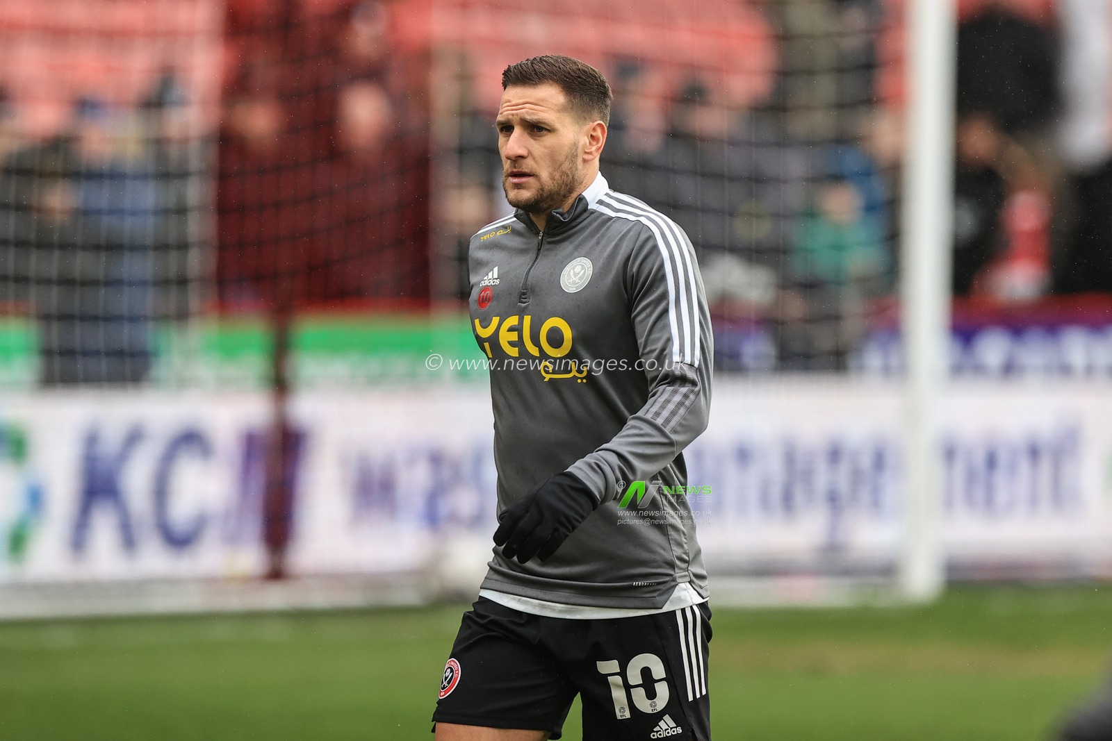 Billy Sharp #10 of Sheffield United during the pre-game warmup