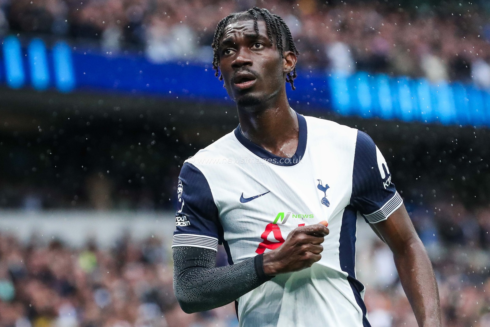 Yves Bissouma of Tottenham Hotspur celebrates after scoring the team's first goal to make the score 1-0 during the Premier League match Tottenham Hotspur vs Everton at Tottenham Hotspur Stadium, London, United Kingdom, 24th August 2024

(Photo by Izzy Poles/News Images)