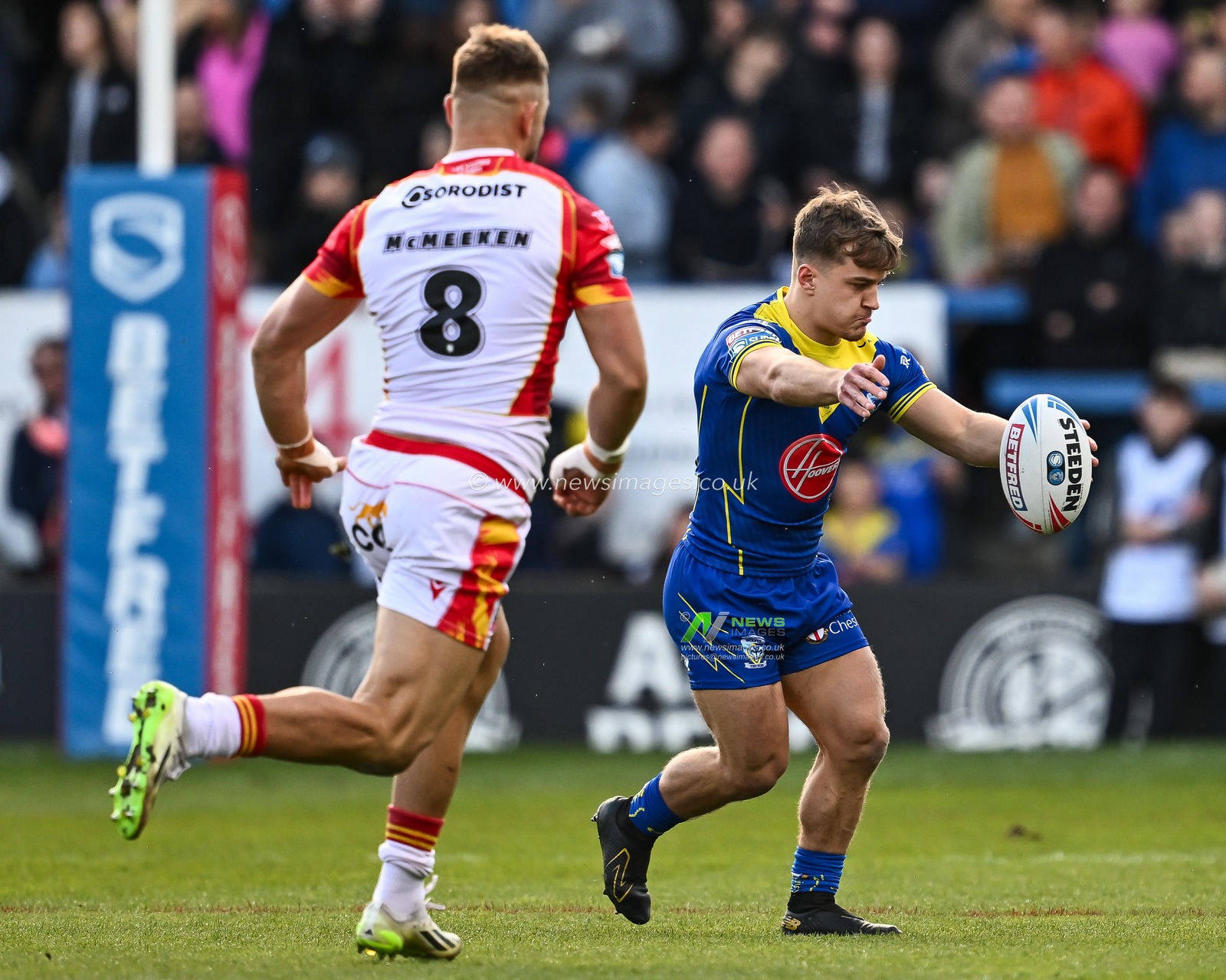 Leon Hayes of Warrington Wolves kicks ahead during the Betfred Super League match Warrington Wolves vs Catalans Dragons at Halliwell Jones Stadium, Warrington, United Kingdom, 30th March 2024

(Photo by Craig Thomas/News Images)