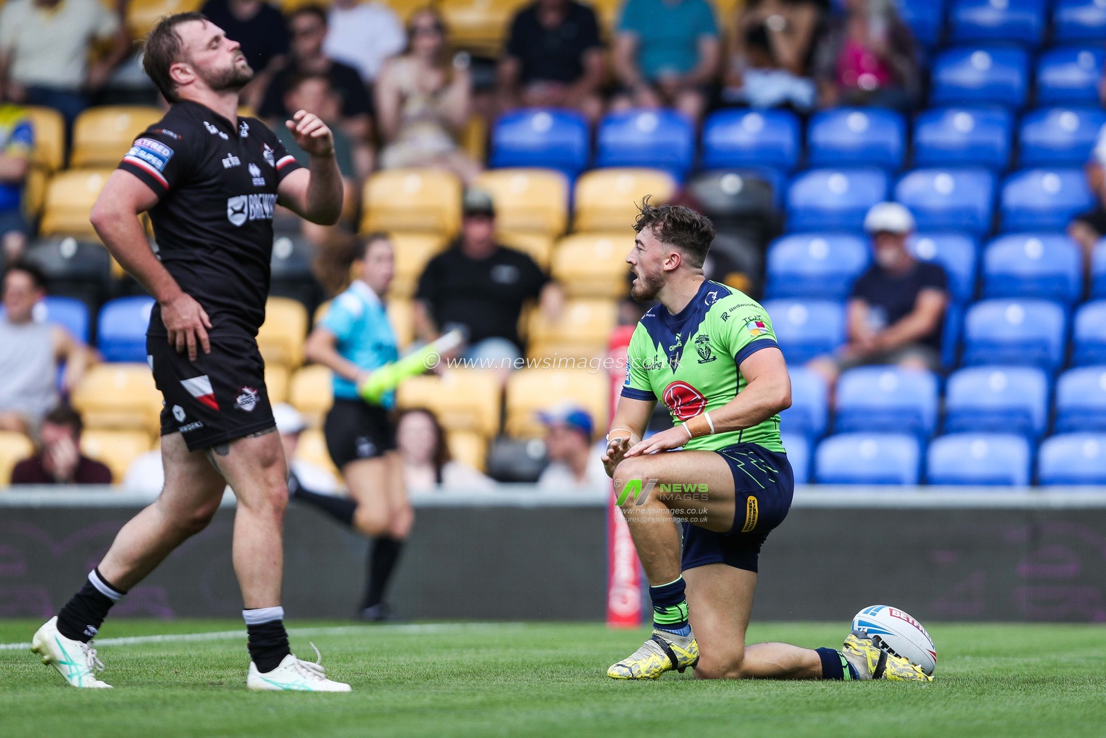 Matty Ashton of Warrington Wolves goes over for a try to make the score 0-5 during the Betfred Super League Round 21 match London Broncos vs Warrington Wolves at Plough Lane, Wimbledon, United Kingdom, 11th August 2024

(Photo by Izzy Poles/News Images)