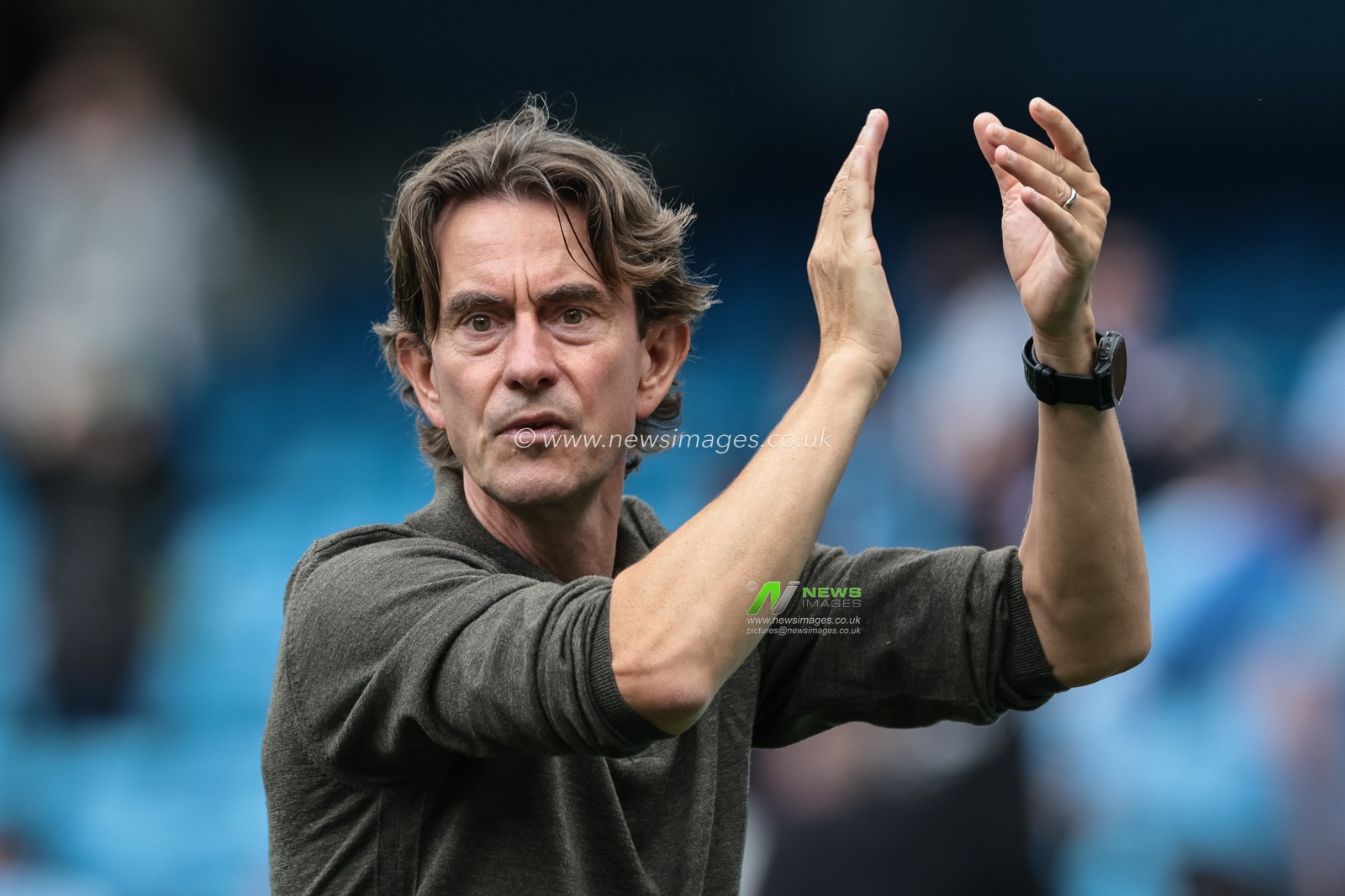 Thomas Frank manager of Tottenham Hotspur applauds the fans after the final whistle during the Premier League match Manchester City vs Tottenham Hotspur at Etihad Stadium, Manchester, United Kingdom, 23rd August 2025

(Photo by Mark Cosgrove/News Images)