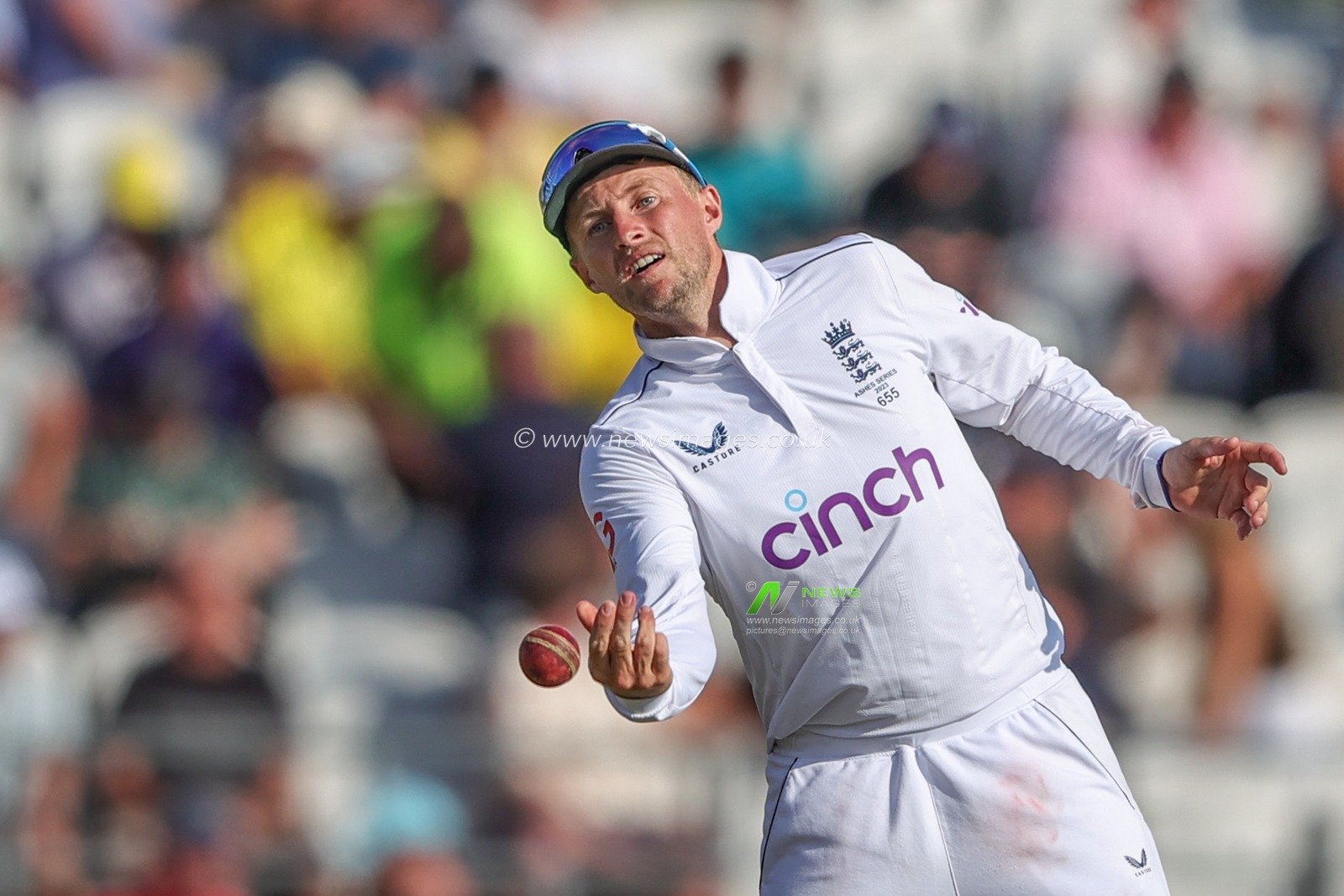 Joe Root of England passes the ball to Chris Woakes of England during the LV= Insurance Ashes Third Test Series Day 2 England v Australia at Headingley Stadium, Leeds, United Kingdom, 7th July 2023

(Photo by Mark Cosgrove/News Images)