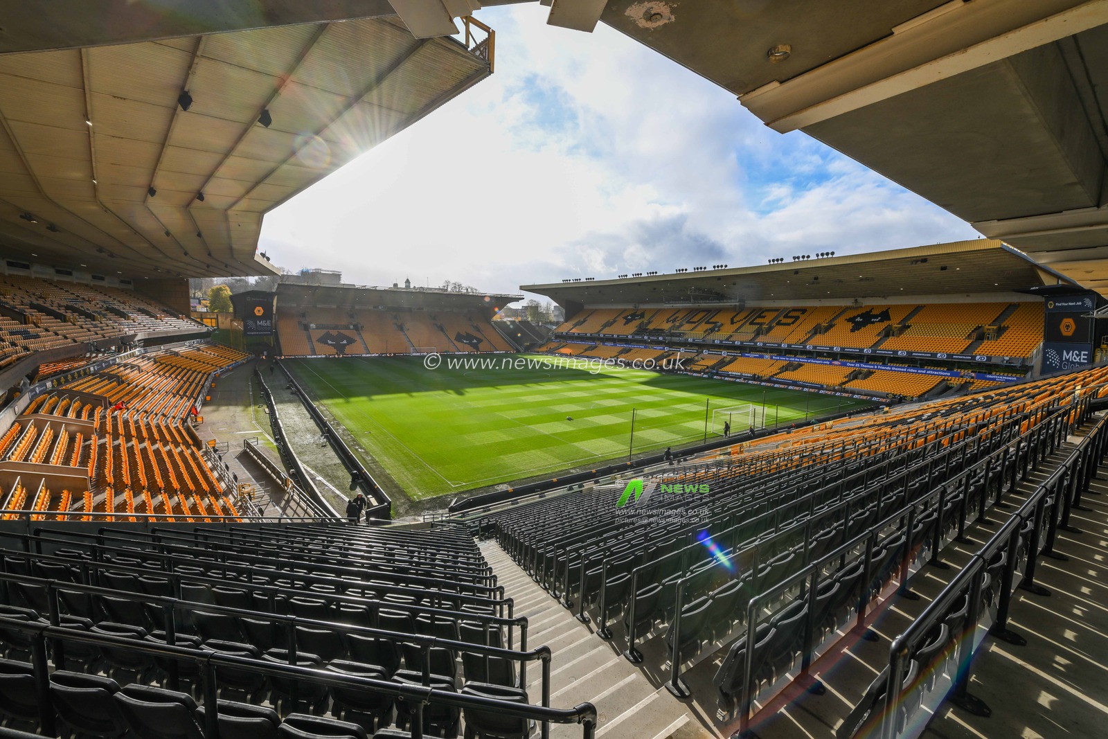 A general view of Molineux, Home of Wolverhampton Wanderers, during the Premier League match Wolverhampton Wanderers vs Bournemouth at Molineux, Wolverhampton, United Kingdom, 30th November 2024

(Photo by Craig Thomas/News Images)
