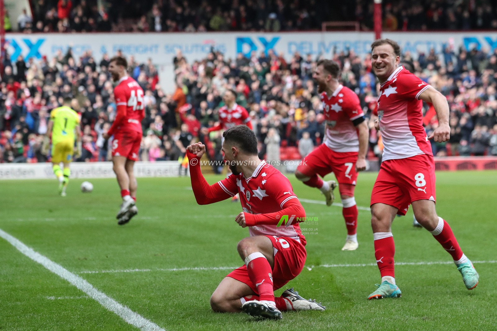 Adam Phillips of Barnsley celebrates his goal to make it 1-1 during the Sky Bet League 1 match Barnsley vs Derby County at Oakwell, Barnsley, United Kingdom, 24th February 2024

(Photo by Alfie Cosgrove/News Images)