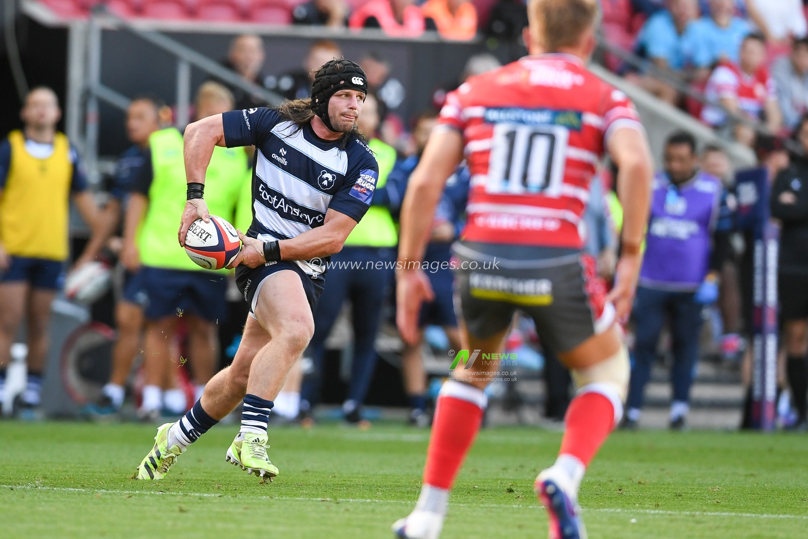 Harry Thacker of Bristol Bears with the ball during the Prem Rugby Cup match Bristol Bears vs Gloucester at Ashton Gate, Bristol, United Kingdom on 05 September 2026

(Photo by Alex Williamson/News Images)