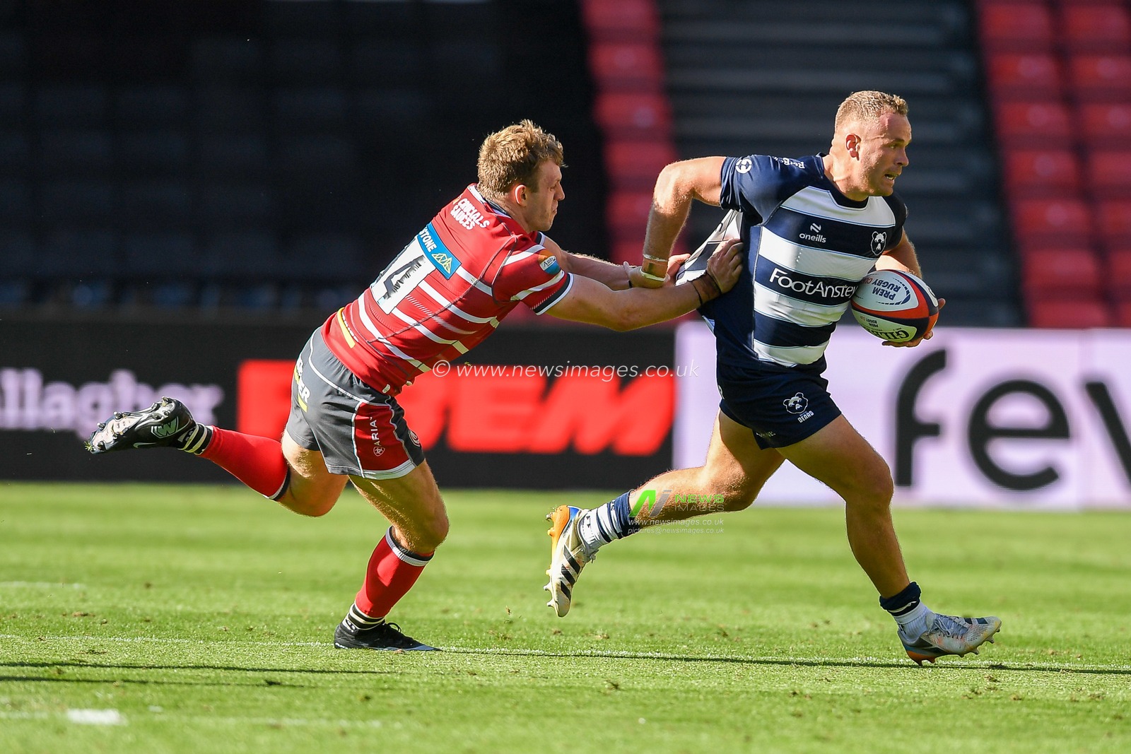 James Williams of Bristol Bears run with the ball while being tackled by Ollie Thorley of Gloucester Rugby during the Prem Rugby Cup match Bristol Bears vs Gloucester at Ashton Gate, Bristol, United Kingdom on 05 September 2026

(Photo by Alex Williamson/News Images)