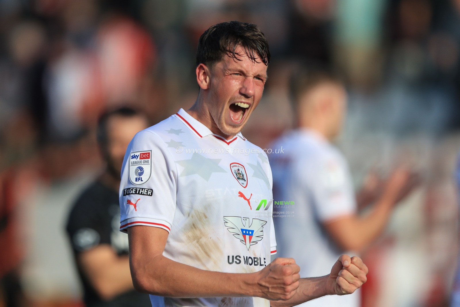 MaÃ«l de Gevigney #6 of Barnsley punches the air after Barnsley win 0-1 during the Sky Bet League 1 match Exeter City vs Barnsley at St James' Park, Exeter, United Kingdom, 7th October 2023

(Photo by Alfie Cosgrove/News Images)