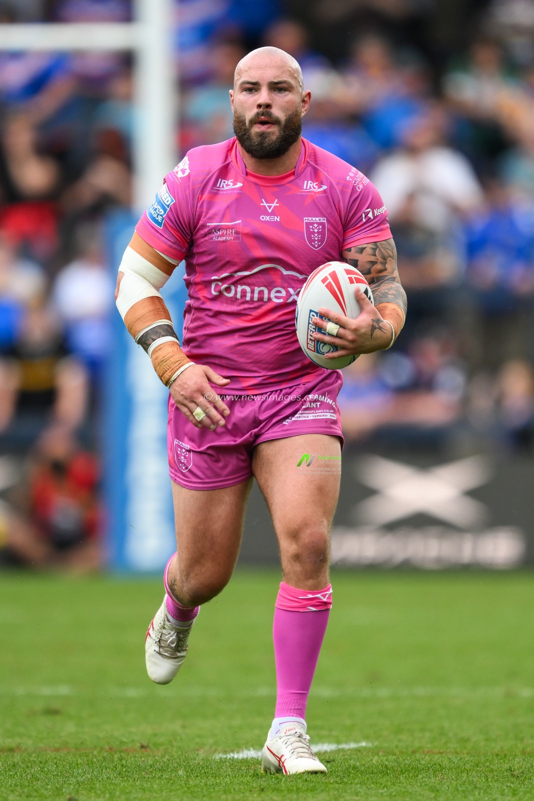 Sam Luckley of Hull KR in action during the Betfred Super League Round 18 match Leeds Rhinos vs Hull KR at Headingley Stadium, Leeds, United Kingdom, 20th July 2024

(Photo by Craig Thomas/News Images)