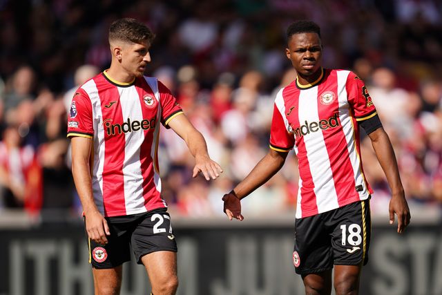 Mamadou Sangaré of Brentford and Vitaly Janelt of Brentford during the Premier League match Brentford vs Sunderland at GTECH Community Stadium, London, United Kingdom on 05 September 2026

(Photo by Harvey Murphy/News Images)