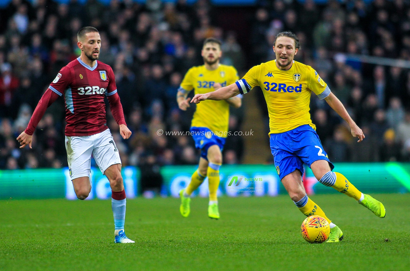 23rd December 2018, Villa Park, Birmingham, England ; Sky Bet Championship, Aston Villa vs Leeds United : 
Luke Ayling (02) of Leeds Utd with the ball 
Credit: Craig Milner/News Images

English Football League images are subject to DataCo Licence