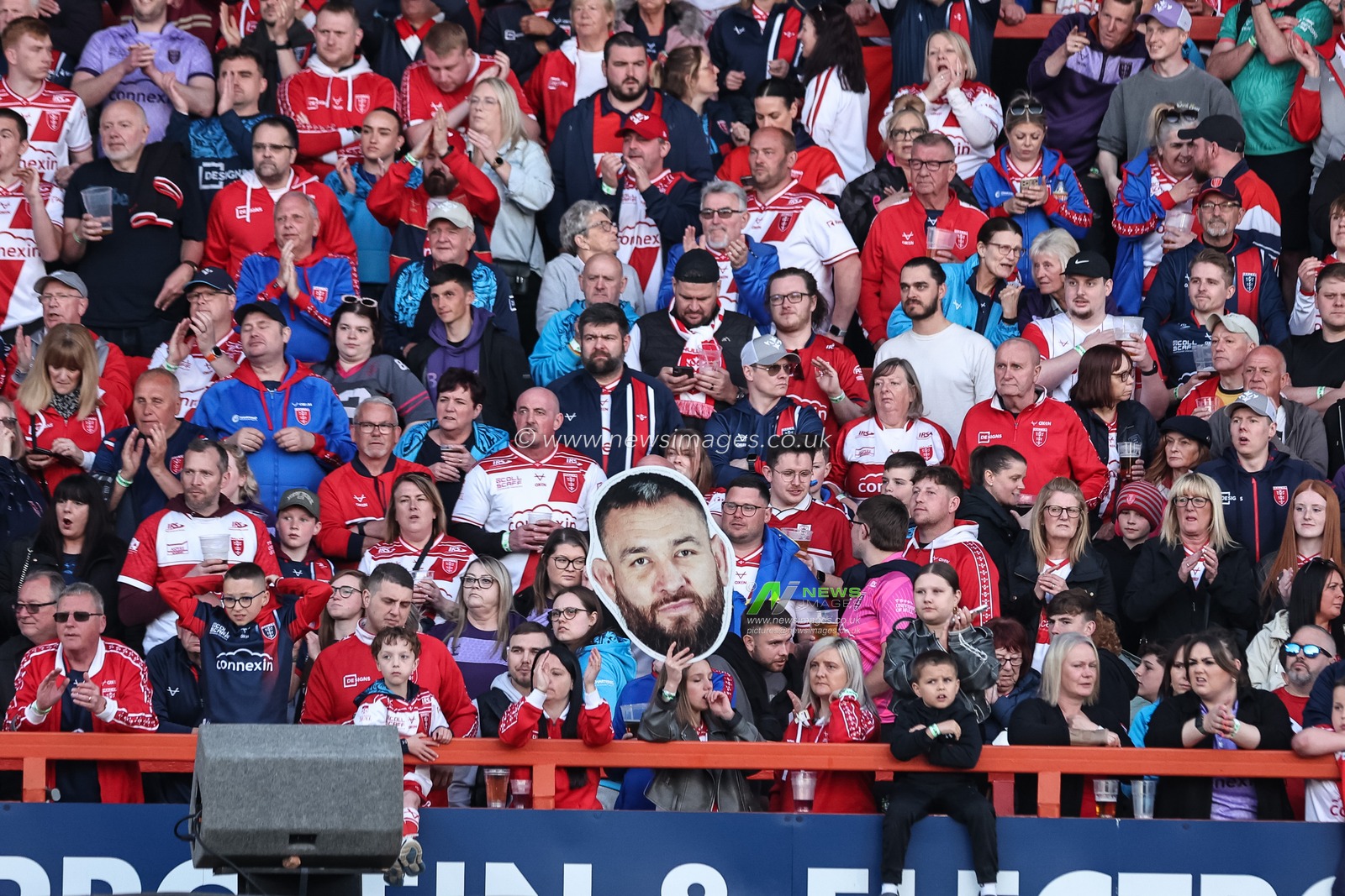 Hull KR fans during the Betfred Super League Round 7 match Hull KR vs Wigan Warriors at Sewell Group Craven Park, Kingston upon Hull, United Kingdom, 11th April 2025

(Photo by Mark Cosgrove/News Images)