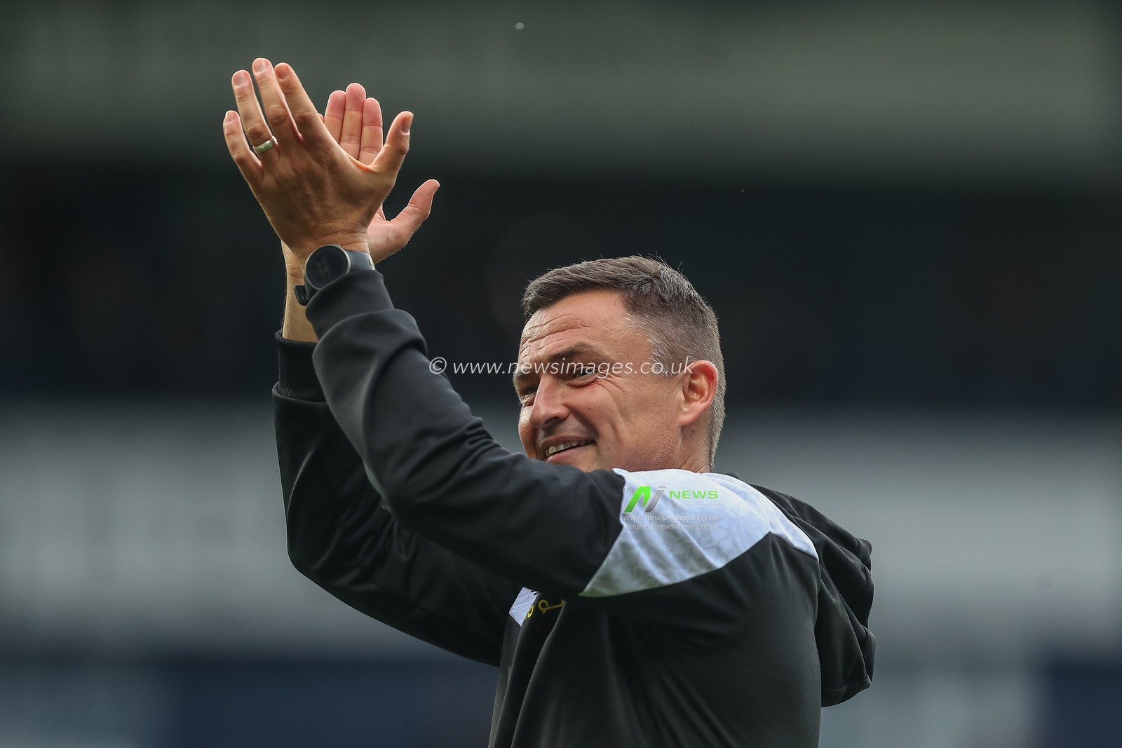 Paul Heckingbottom Manager of Sheffield United celebrates his teams win in the Sky Bet Championship match West Bromwich Albion vs Sheffield United at The Hawthorns, West Bromwich, United Kingdom, 29th October 2022

(Photo by Gareth Evans/News Images)