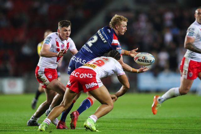 Lachlan Walmsley of Wakefield Trinity passes the ball during the Betfred Super League  Round 7 match St Helens vs Wakefield Trinity at Totally Wicked Stadium, St Helens, United Kingdom, 11th April 2025

(Photo by Gareth Evans/News Images)