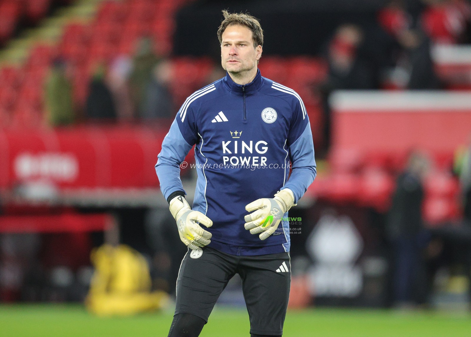 Leicester City goalkeeper Asmir Begovic in the pregame warmup session during the Sky Bet Championship match Sheffield United vs Leicester City at Bramall Lane, Sheffield, United Kingdom, 1st January 2026

(Photo by Richard Bierton/News Images)

*** GER AUT SUI OUT ***