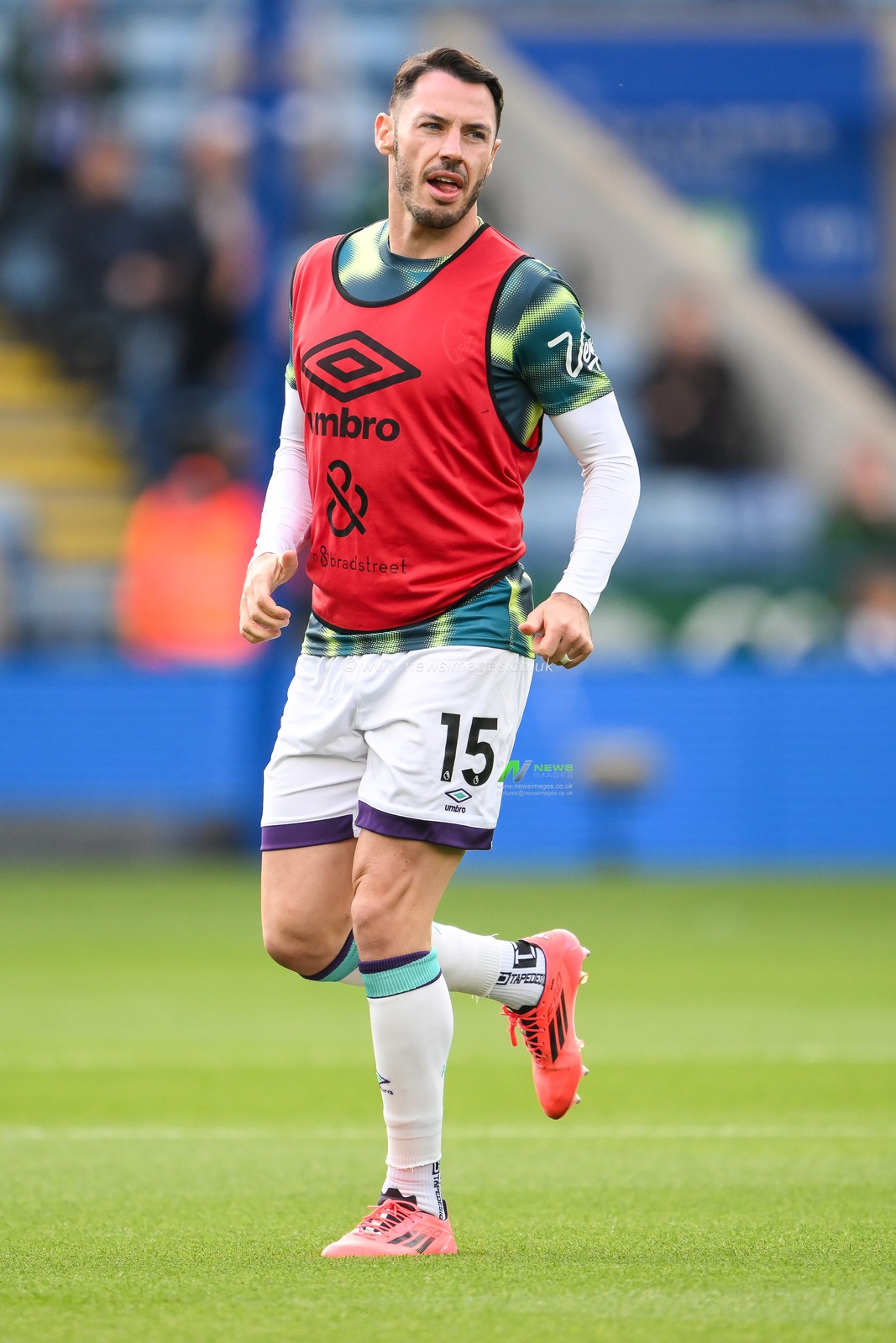 Adam Smith of Bournemouth during the pre-game warmup ahead of the Premier League match Leicester City vs Bournemouth at King Power Stadium, Leicester, United Kingdom, 5th October 2024

(Photo by Craig Thomas/News Images)