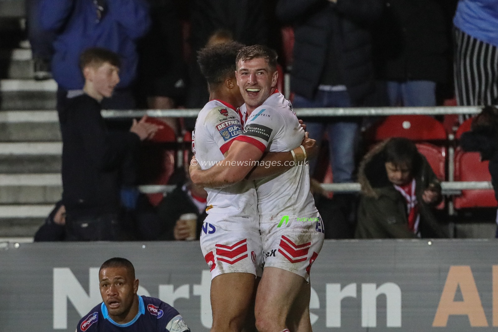27th September 2019, Totally Wicked Stadium, St Helens, England; Betfred Super League Semi Final, Saint Helens v Wigan Warriors : Mark Percival (4) of St Helens celebrates his try 

Credit: Mark Cosgrove/News Images