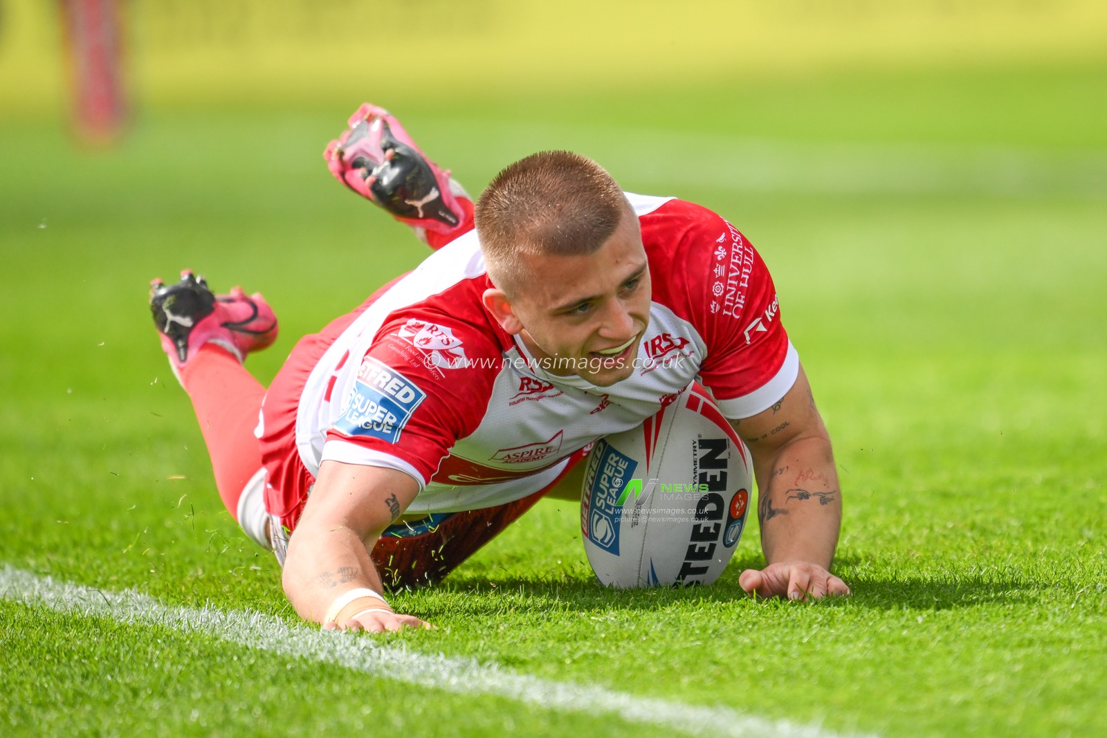 Mikey Lewis of Hull KR goes over for a try during the Betfred Super League Round 10 match Hull KR vs St Helens at Sewell Group Craven Park, Kingston upon Hull, United Kingdom, 4th May 2024

(Photo by Craig Thomas/News Images)