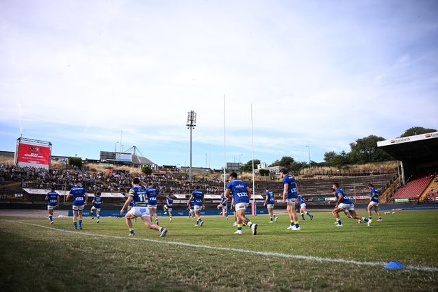 Players of Warrington Wolves warm up prior to the Betfred Super League round 22 match Bradford Bulls vs Warrington Wolves at Odsal Stadium, Bradford, United Kingdom on 08 August 2026

(Photo by Ben Roberts/News Images)