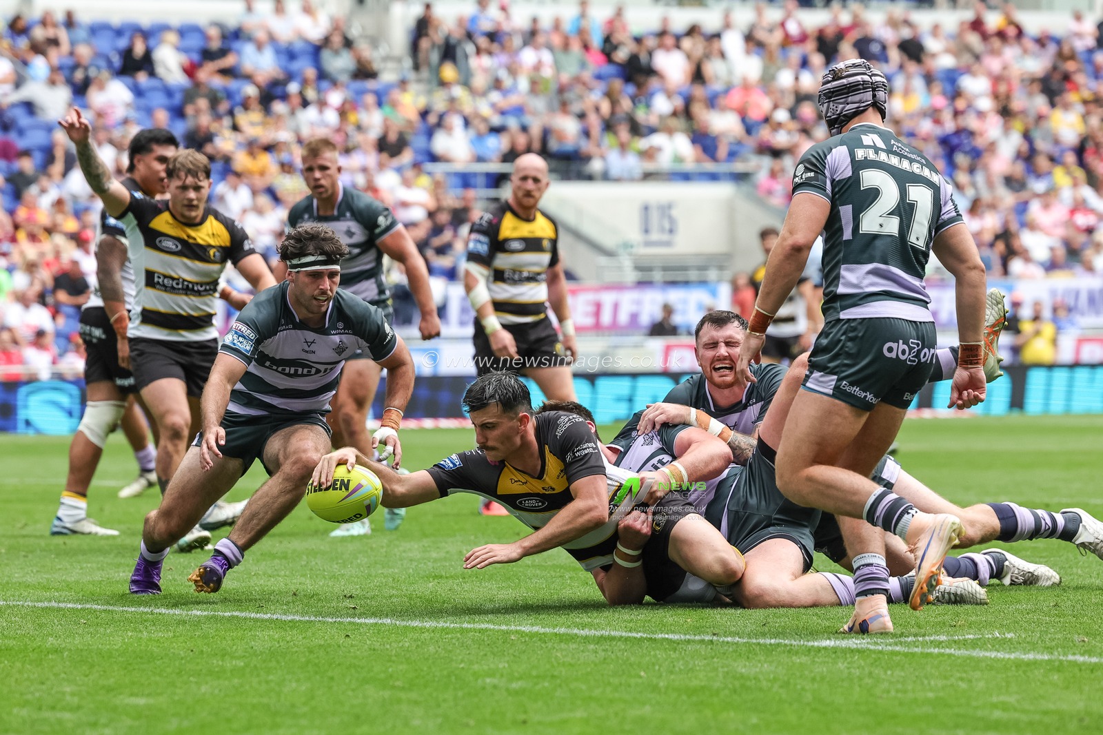 Cody Hunter of York Knights goes over for a try during the Betfred Super League Magic Weekend match Huddersfield Giants vs York Knights at Hill Dickinson Stadium, Liverpool, United Kingdom on 04 July 2026

(Photo by Mark Cosgrove/News Images)