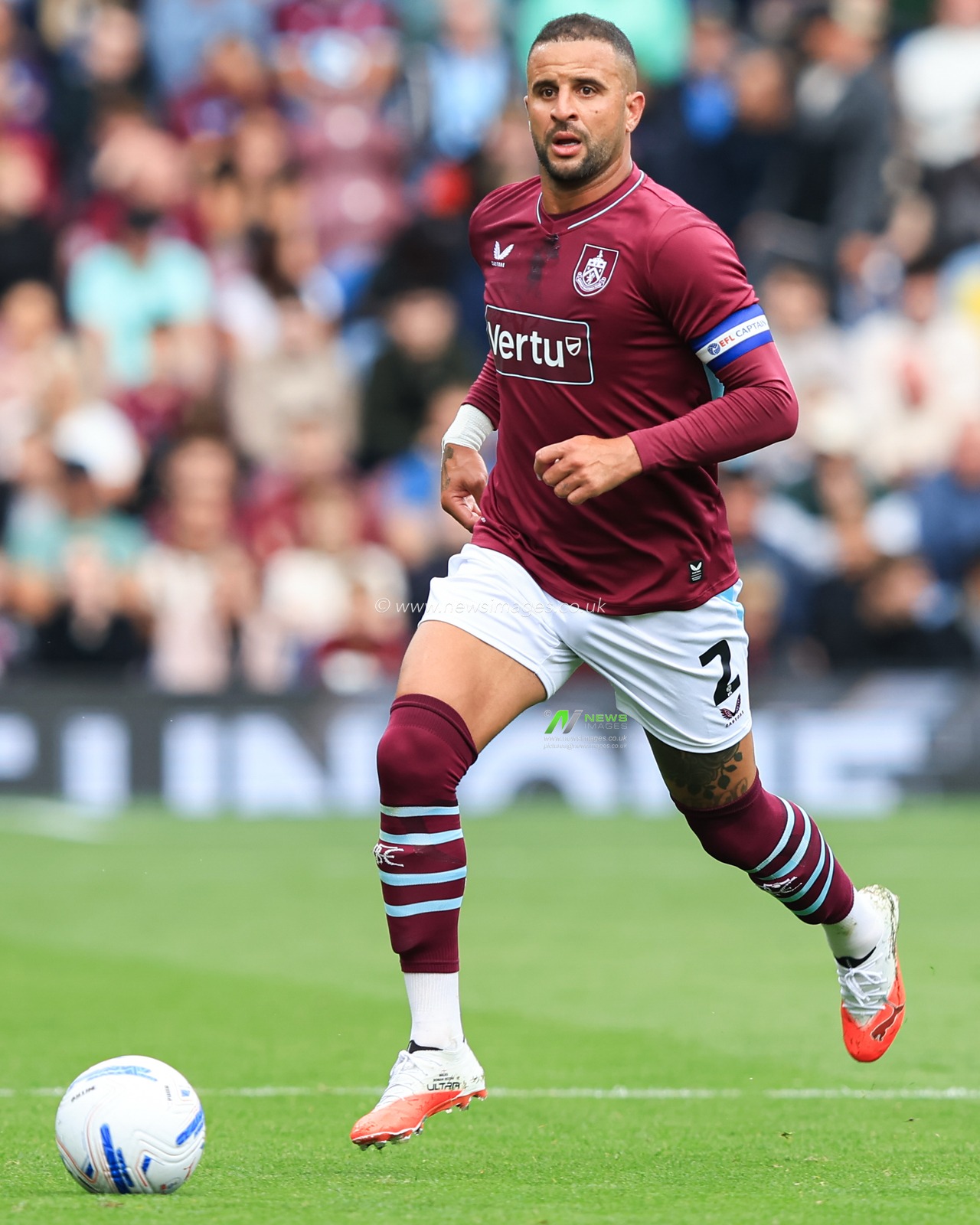 Kyle Walker of Burnley with ball at his feet during the Sky Bet Championship match Burnley vs West Ham United at Turf Moor, Burnley, United Kingdom on 16 August 2026

(Photo by Jorge Horsted/News Images)