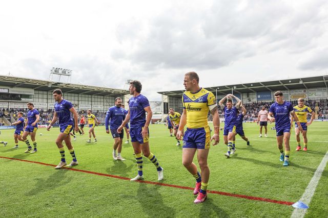 Warrington in the pre-game warm up during the Betfred Super League Round 25 match Warrington Wolves vs Leigh Leopards at Halliwell Jones Stadium, Warrington, United Kingdom, 6th September 2025

(Photo by Mark Cosgrove/News Images)