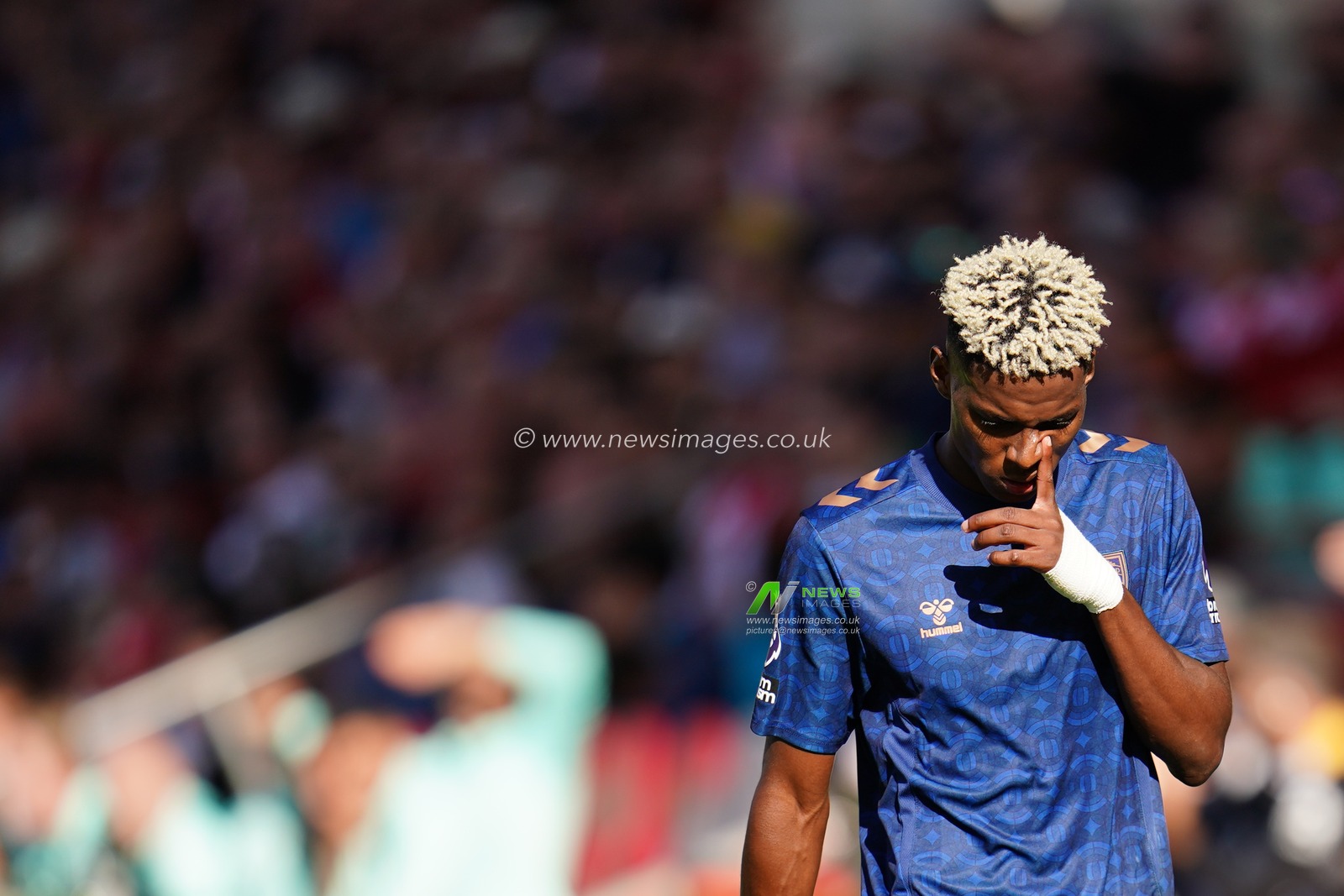 Nilson Angulo of Sunderland during the Premier League match Brentford vs Sunderland at GTECH Community Stadium, London, United Kingdom on 05 September 2026

(Photo by Harvey Murphy/News Images)