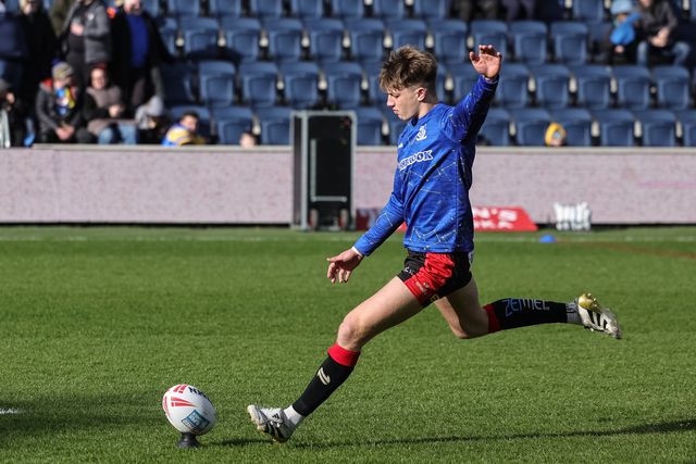 Ewan Irwin of Warrington Wolves in the pre-game warm up during the Betfred Super League round 6 match Leeds Rhinos vs Warrington Wolves at AMT Headingley Stadium, Leeds, United Kingdom on 29 March 2026

(Photo by Mark Cosgrove/News Images)
