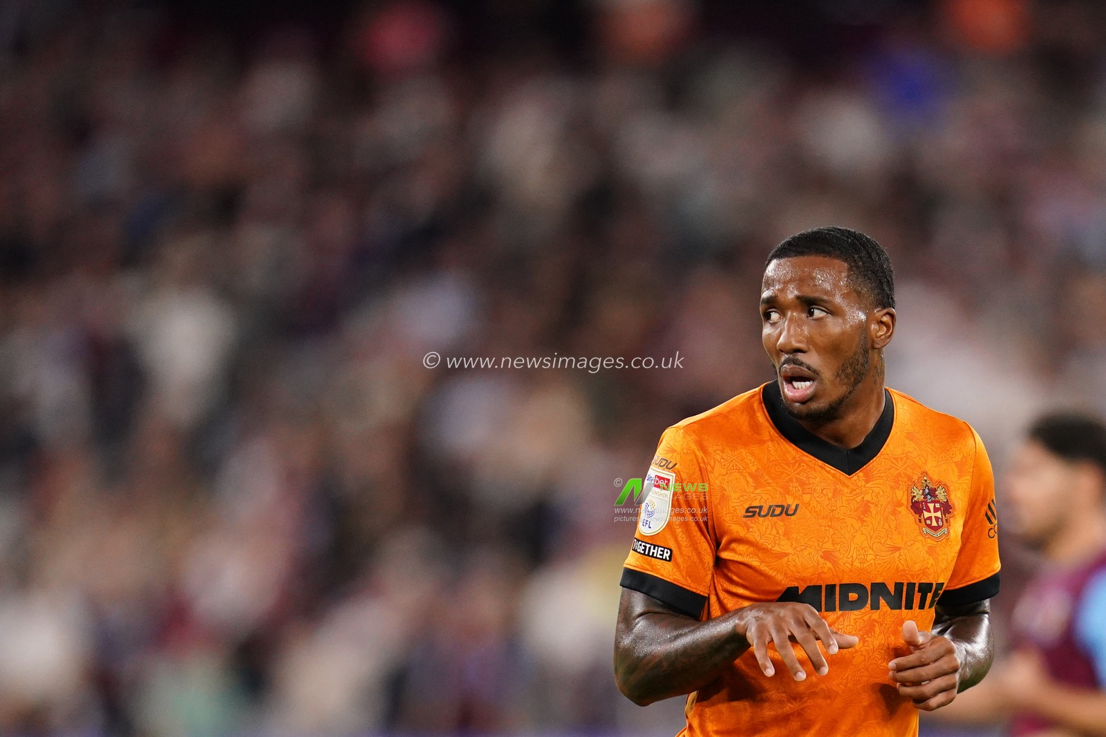 Jackson Tchatchoua of Wolverhampton Wanderers during the Sky Bet Championship match West Ham United vs Wolverhampton Wanderers at London Stadium, London, United Kingdom on 01 September 2026

(Photo by Harvey Murphy/News Images)