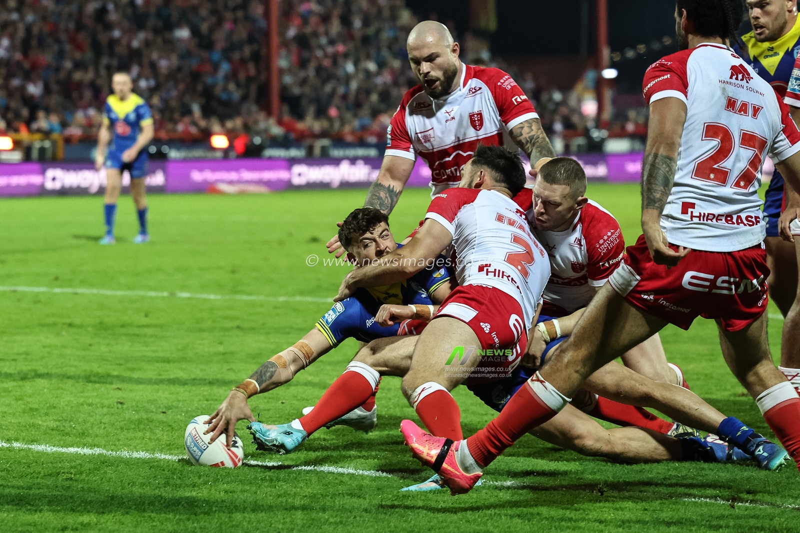 Matty Ashton of Warrington Wolves goes over for a try during the Betfred Super League Semi-Finals match Hull KR vs Warrington Wolves at Sewell Group Craven Park, Kingston upon Hull, United Kingdom, 4th October 2024

(Photo by Mark Cosgrove/News Images)