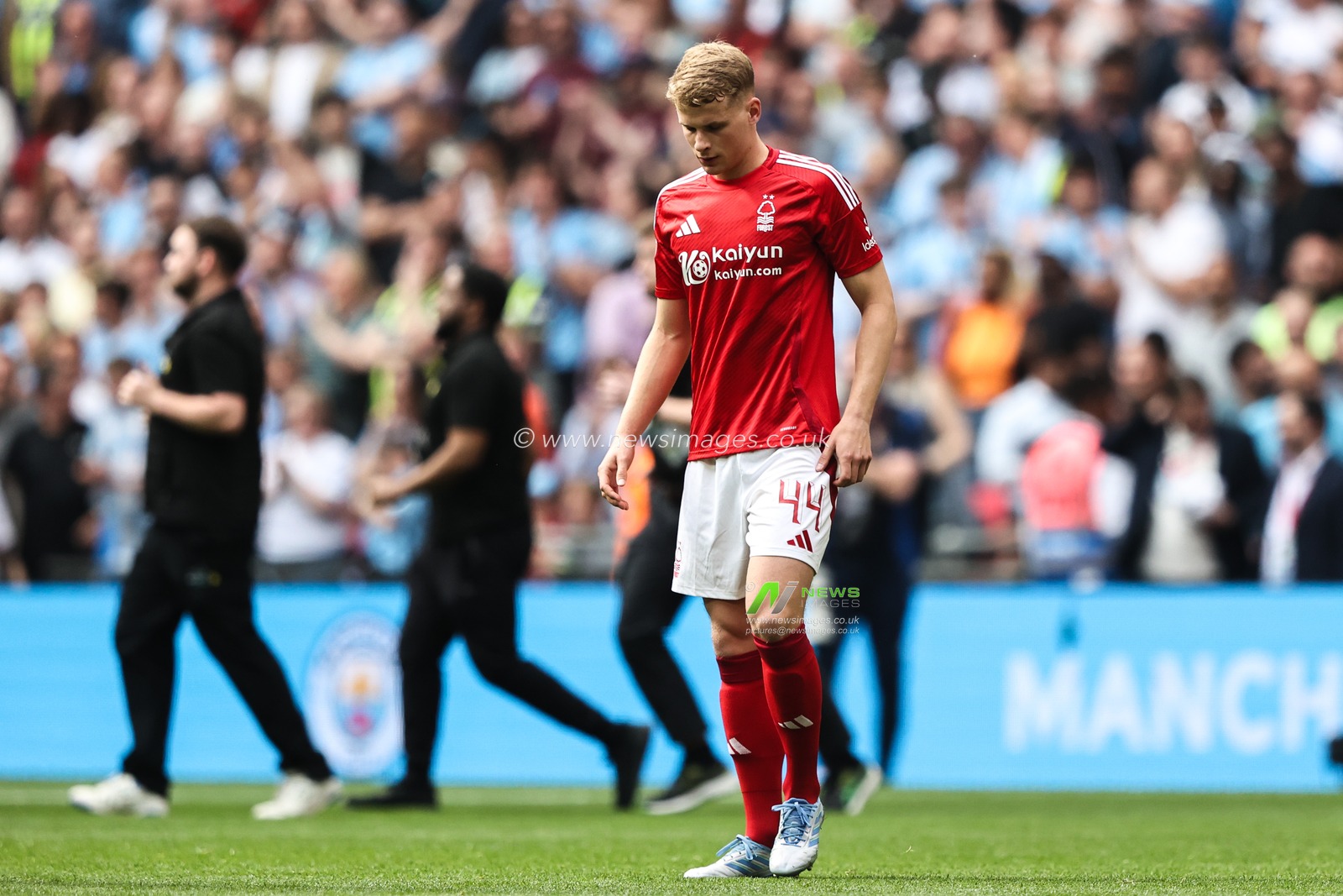 Zach Abbott of Nottingham Forest during the Emirates FA Cup Semi-Final match Nottingham Forest vs Manchester City at Wembley Stadium, London, United Kingdom, 26th April 2025

(Photo by Alfie Cosgrove/News Images)