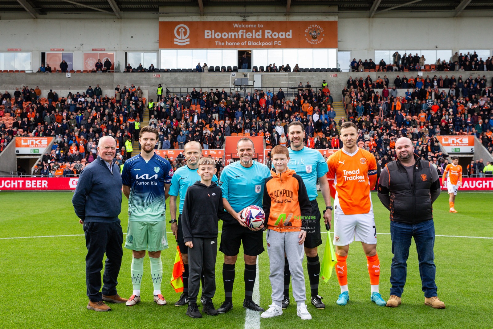 during the Sky Bet League 1 match Blackpool vs Burton Albion at Bloomfield Road, Blackpool, United Kingdom, 28th September 2024

(Photo by Gareth Evans/News Images)