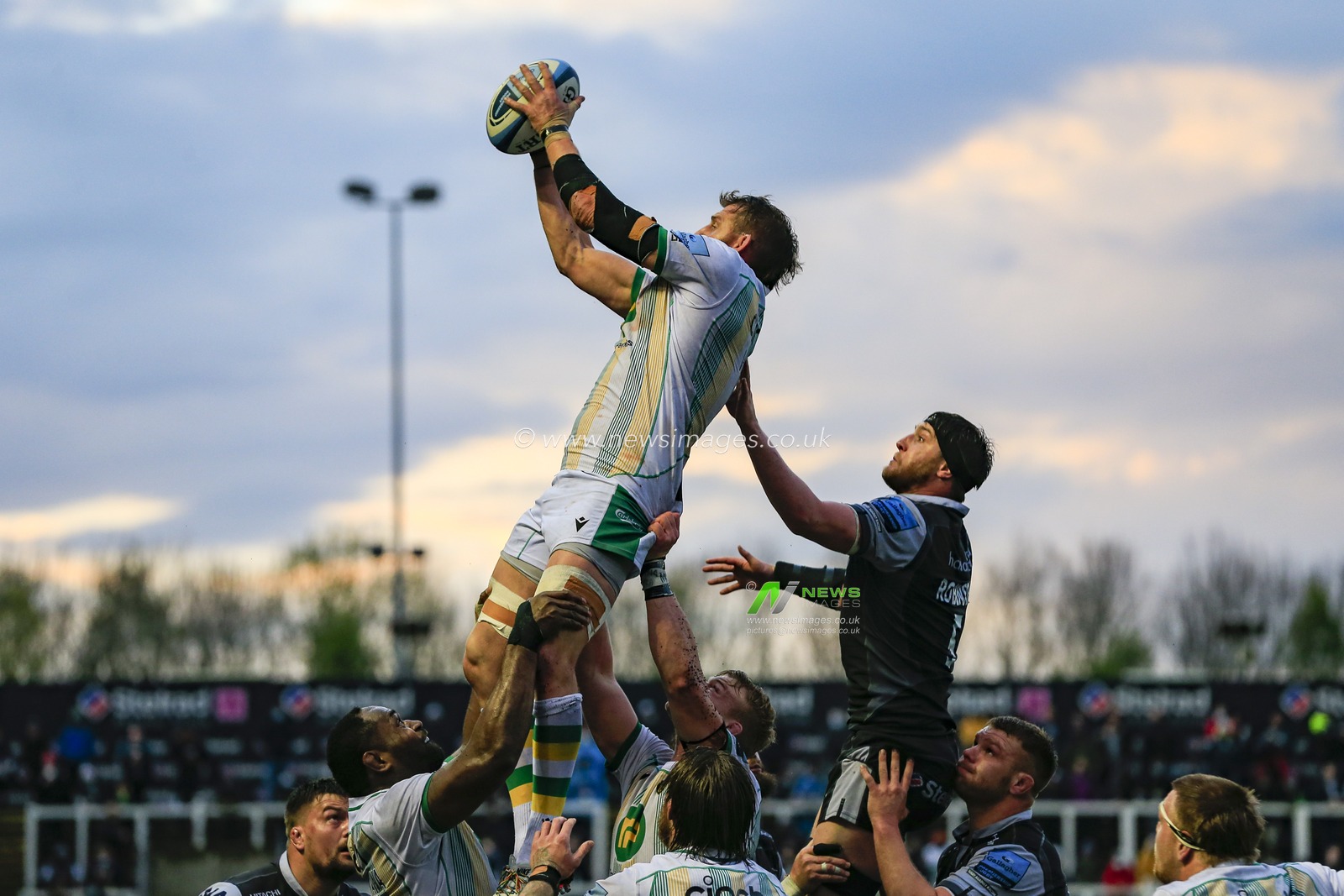Tom Wood of Northampton Saints catches the ball from a lineout