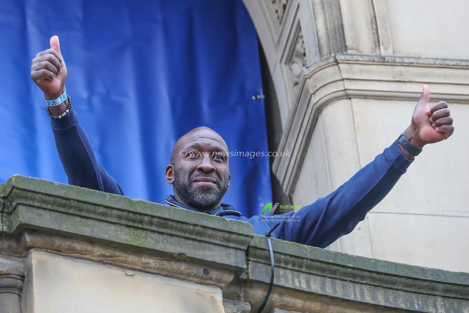 Darren Moore manager of Sheffield Wednesday interacts with the fans as Sheffield Wednesday celebrate promotion in the City at Sheffield City Centre, Sheffield, United Kingdom, 31st May 2023

(Photo by Gareth Evans/News Images)