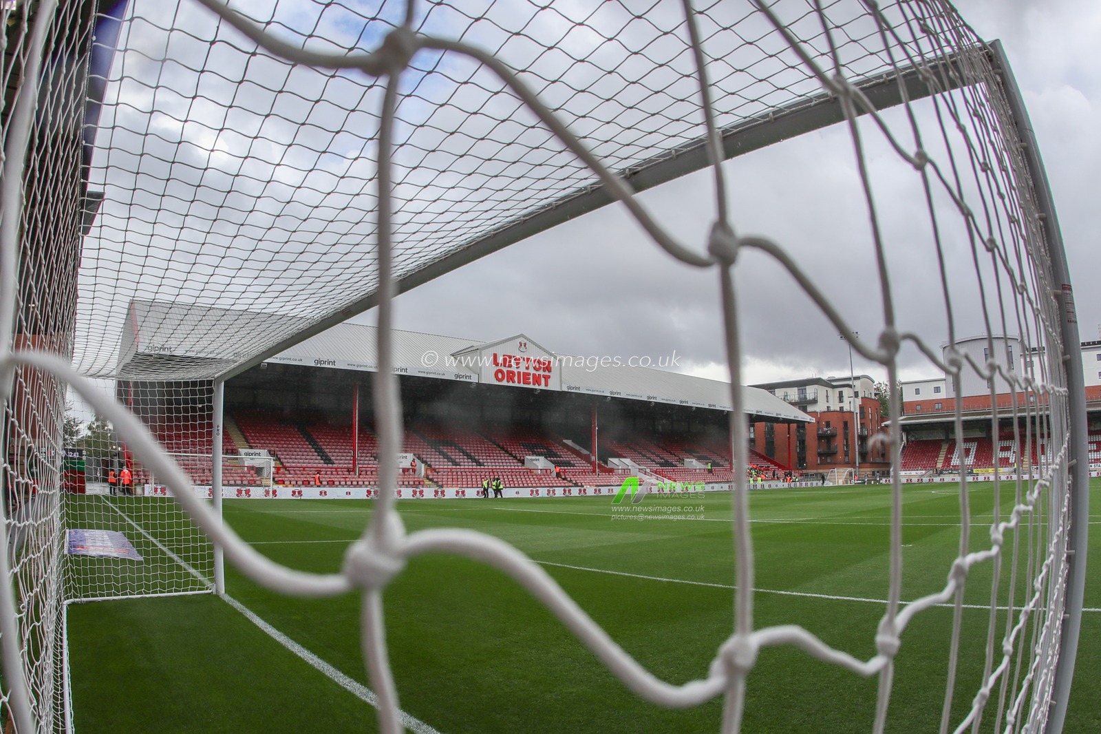 A general view of Matchroom Stadium during the Sky Bet League 1 match Leyton Orient vs Barnsley at Matchroom Stadium, London, United Kingdom, 21st October 2023

(Photo by Alfie Cosgrove/News Images)
