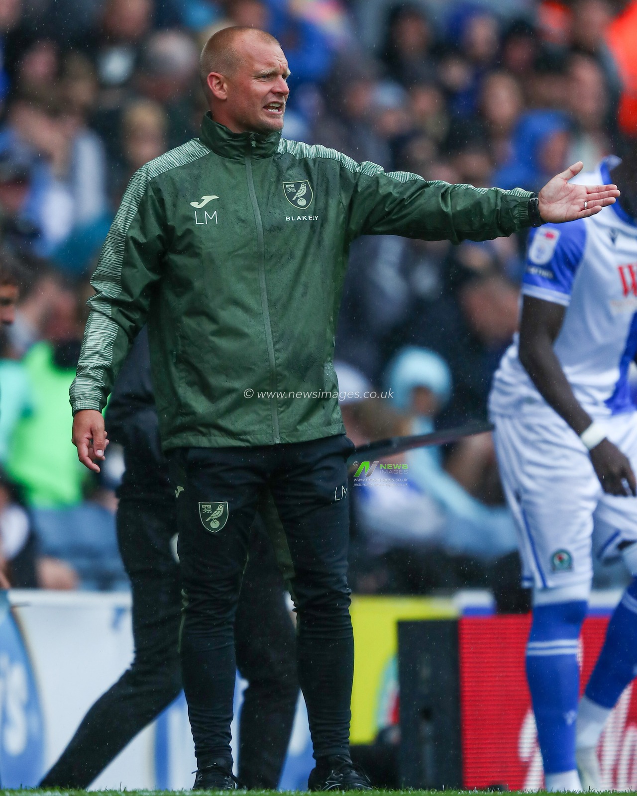 Liam Manning manager of Norwich City during the Sky Bet Championship match Blackburn Rovers vs Norwich City at Ewood Park, Blackburn, United Kingdom, 30th August 2025

(Photo by Jorge Horsted/News Images)