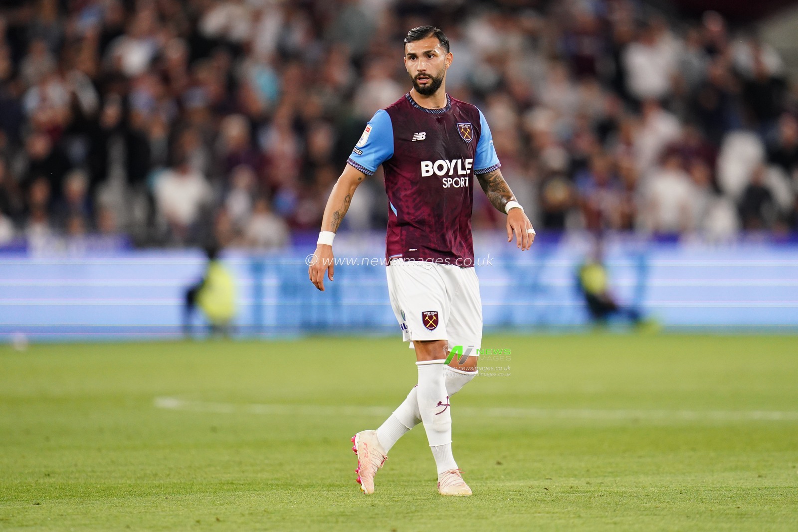 Valentin Castellanos of West Ham United during the Sky Bet Championship match West Ham United vs Wolverhampton Wanderers at London Stadium, London, United Kingdom on 01 September 2026

(Photo by Harvey Murphy/News Images)