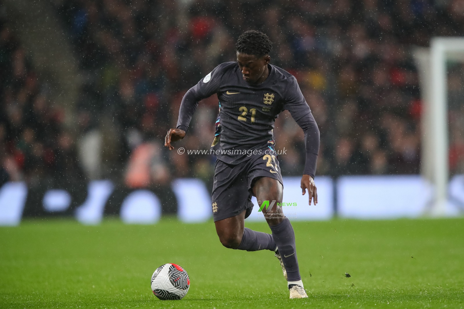 Kobbie Mainoo of England breaks with the ball during the International Friendly match England vs Belgium at Wembley Stadium, London, United Kingdom, 26th March 2024

(Photo by Gareth Evans/News Images)