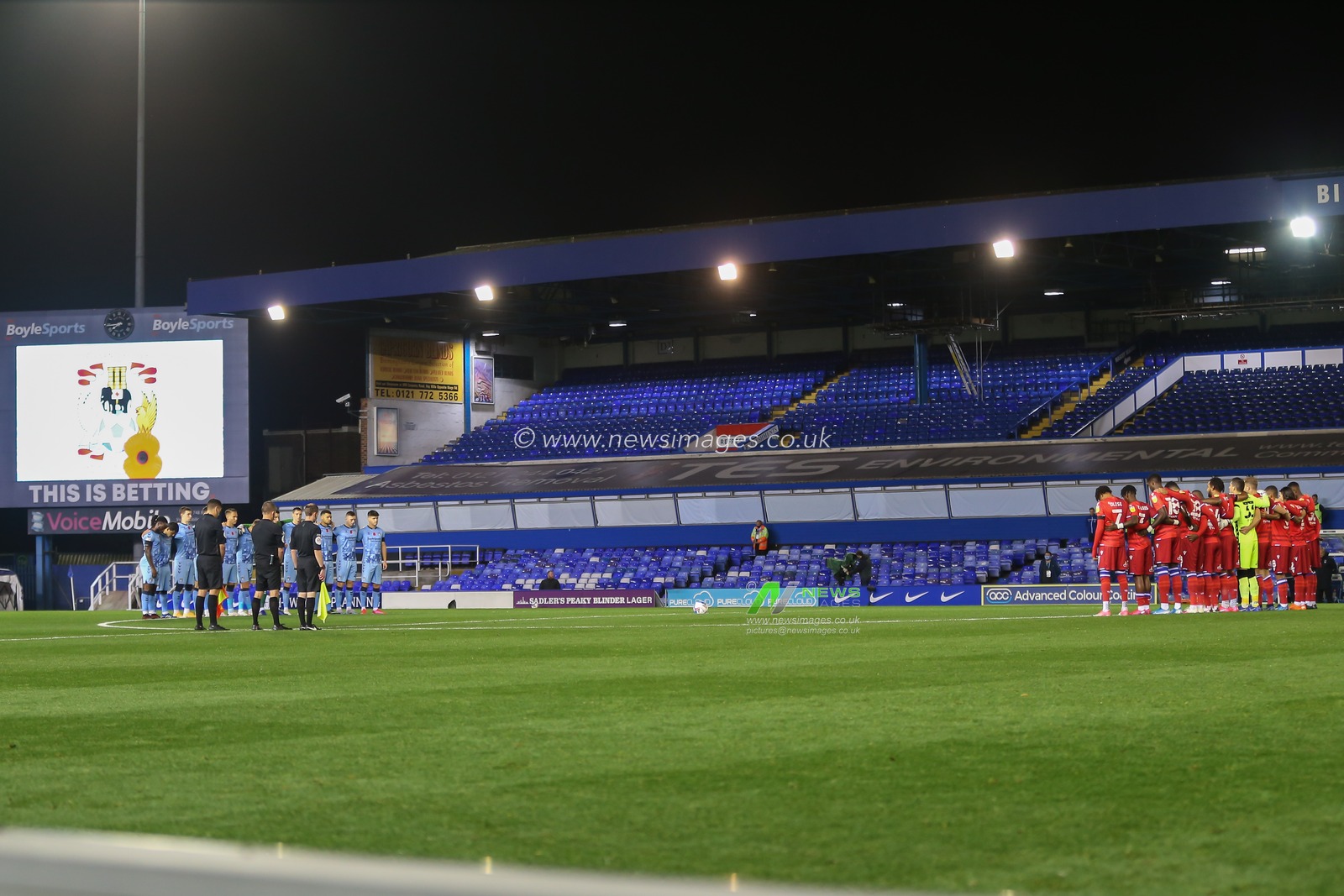 Coventry City and Reading take a minutes silence