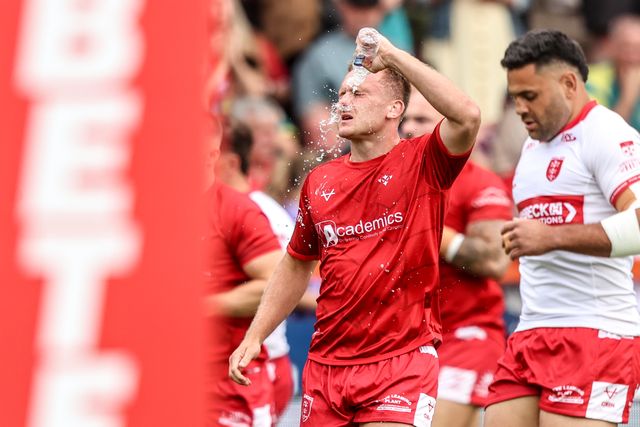 Jez Litten of Hull KR in the pre-game warm up during the Betfred Super League round 18 match Hull KR vs Wakefield Trinity at Sewell Group Craven Park, Hull, United Kingdom on 11 July 2026

(Photo by Alfie Cosgrove/News Images)
