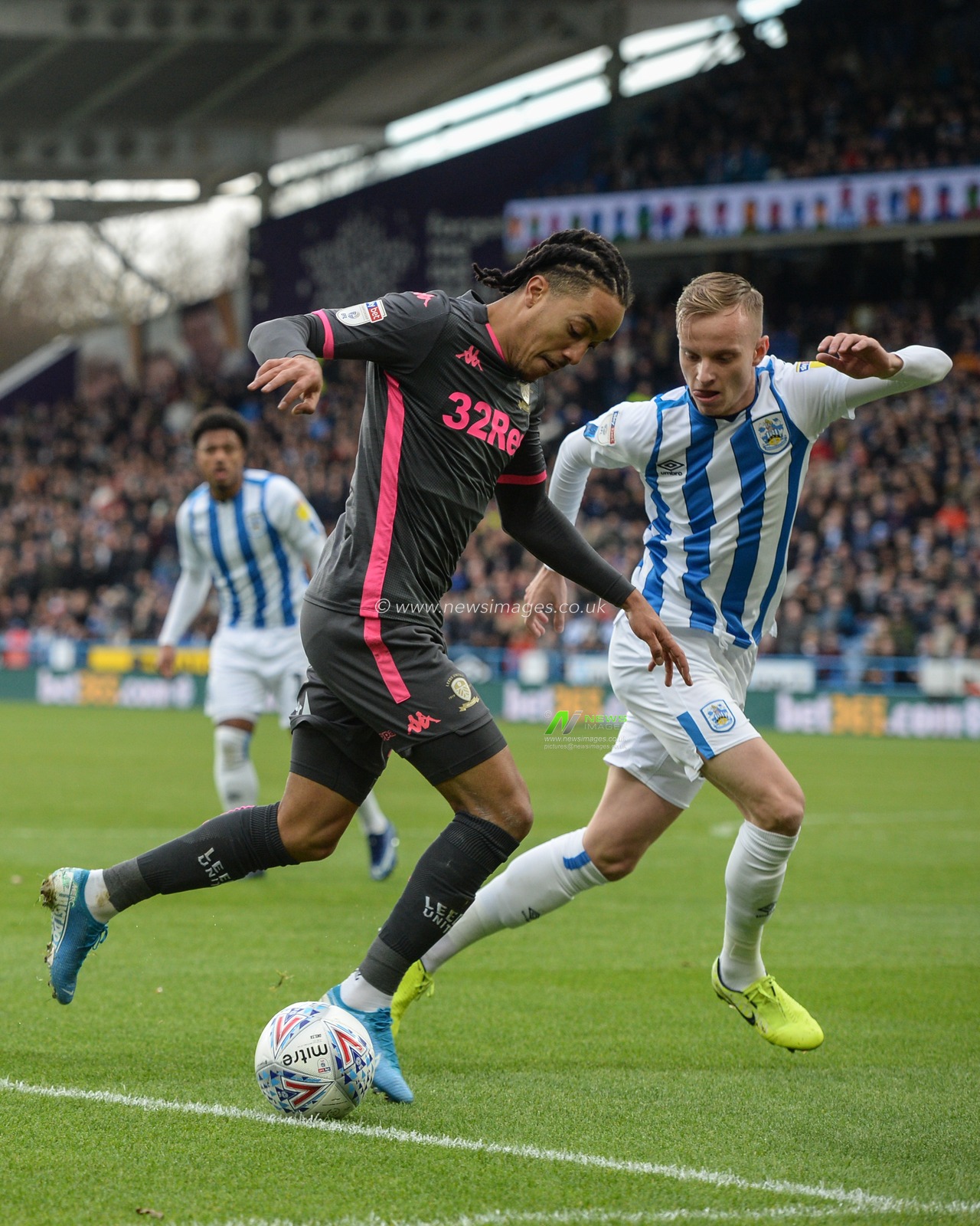7th December 2019, John Smith's Stadium, Huddersfield, England; Sky Bet Championship, Huddersfield Town v Leeds United : Helder Costa (17) of Leeds United attacks.

Credit: Dean Williams/News Images