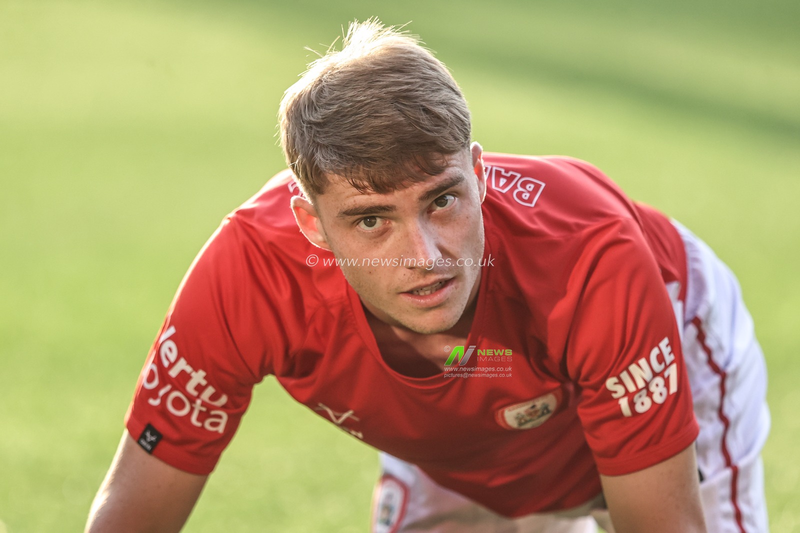 Luca Connell of Barnsley in the pregame warmup session during the Carabao Cup match Barnsley vs Fleetwood Town at Oakwell, Barnsley, United Kingdom, 13th August 2025

(Photo by Alfie Cosgrove/News Images)