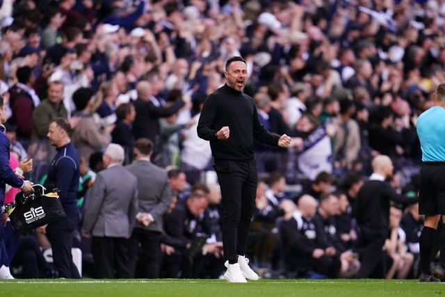 Roberto De Zerbi manager of Tottenham Hotspur celebrates 1-0 lead during the Premier League match Tottenham Hotspur vs Brighton & Hove Albion at Tottenham Hotspur Stadium, London, United Kingdom on 18 April 2026

(Photo by Harvey Murphy/News Images)