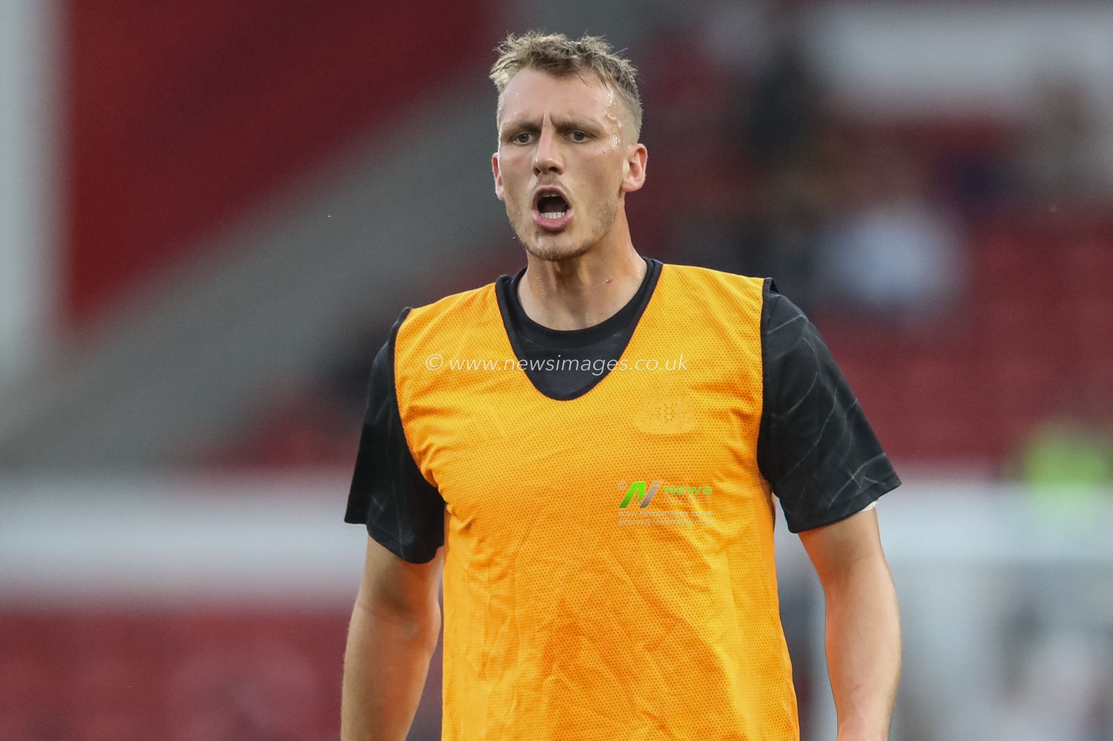 Dan Burn of Newcastle United gives his team instructions in the pregame warmup session during the Carabao Cup match Nottingham Forest vs Newcastle United at City Ground, Nottingham, United Kingdom, 28th August 2024

(Photo by Alfie Cosgrove/News Images)
