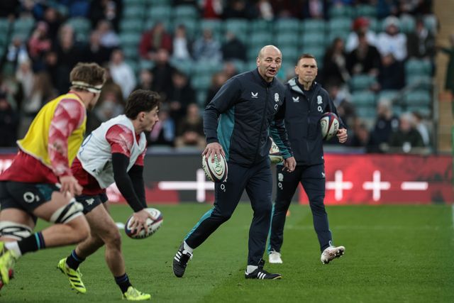Steve Borthwick head coach of England gives instruction in the pre-game warm up during the Quilter Nations Series 2025 match England vs Argentina at Allianz Stadium, Twickenham, United Kingdom, 23rd November 2025

(Photo by Mark Cosgrove/News Images)

*** GER AUT SUI OUT ***