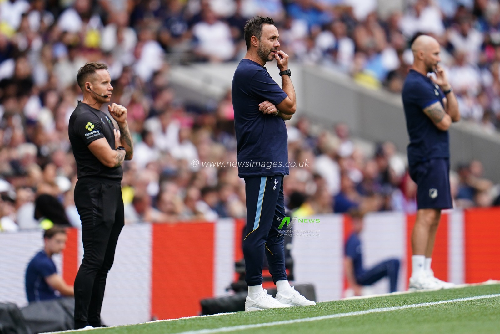 Roberto De Zerbi manager of Tottenham Hotspur during the pre-season friendly match Tottenham Hotspur vs Hoffenheim at Tottenham Hotspur Stadium, London, United Kingdom on 15 August 2026

(Photo by Harvey Murphy/News Images)